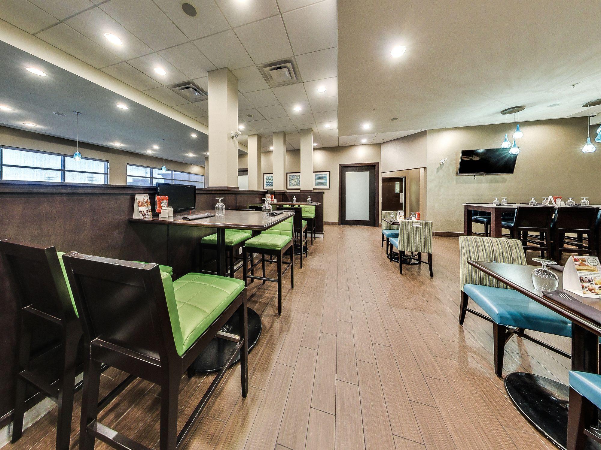 Holiday Inn Hotel & Suites Edmonton Airport Conference Centre By Ihg Ниску Экстерьер фото