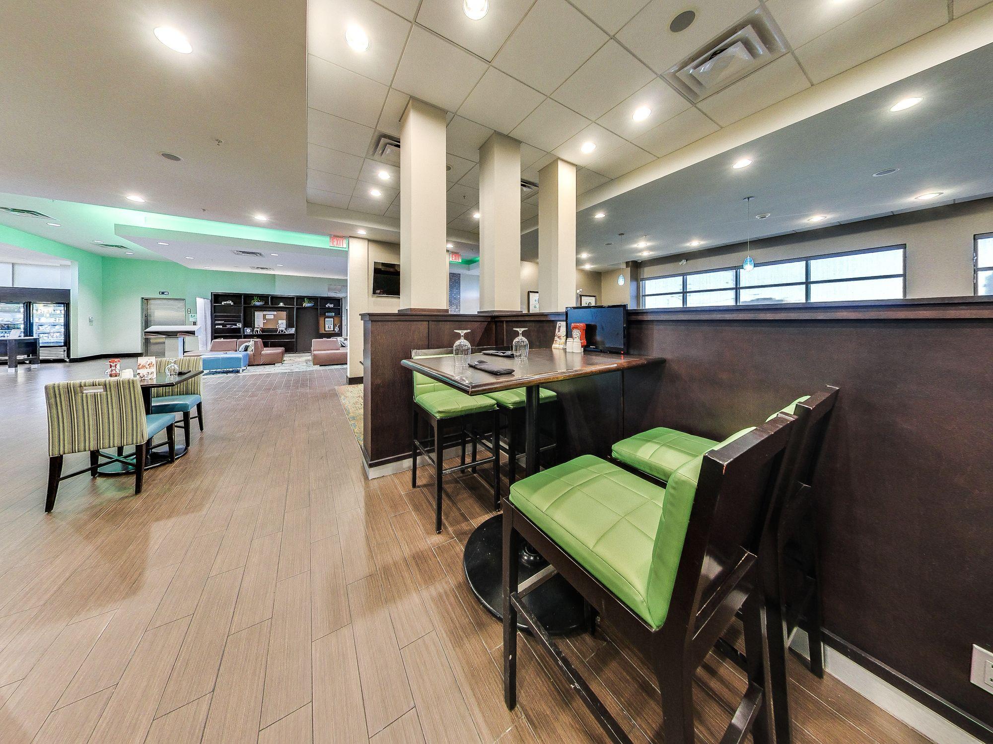 Holiday Inn Hotel & Suites Edmonton Airport Conference Centre By Ihg Ниску Экстерьер фото