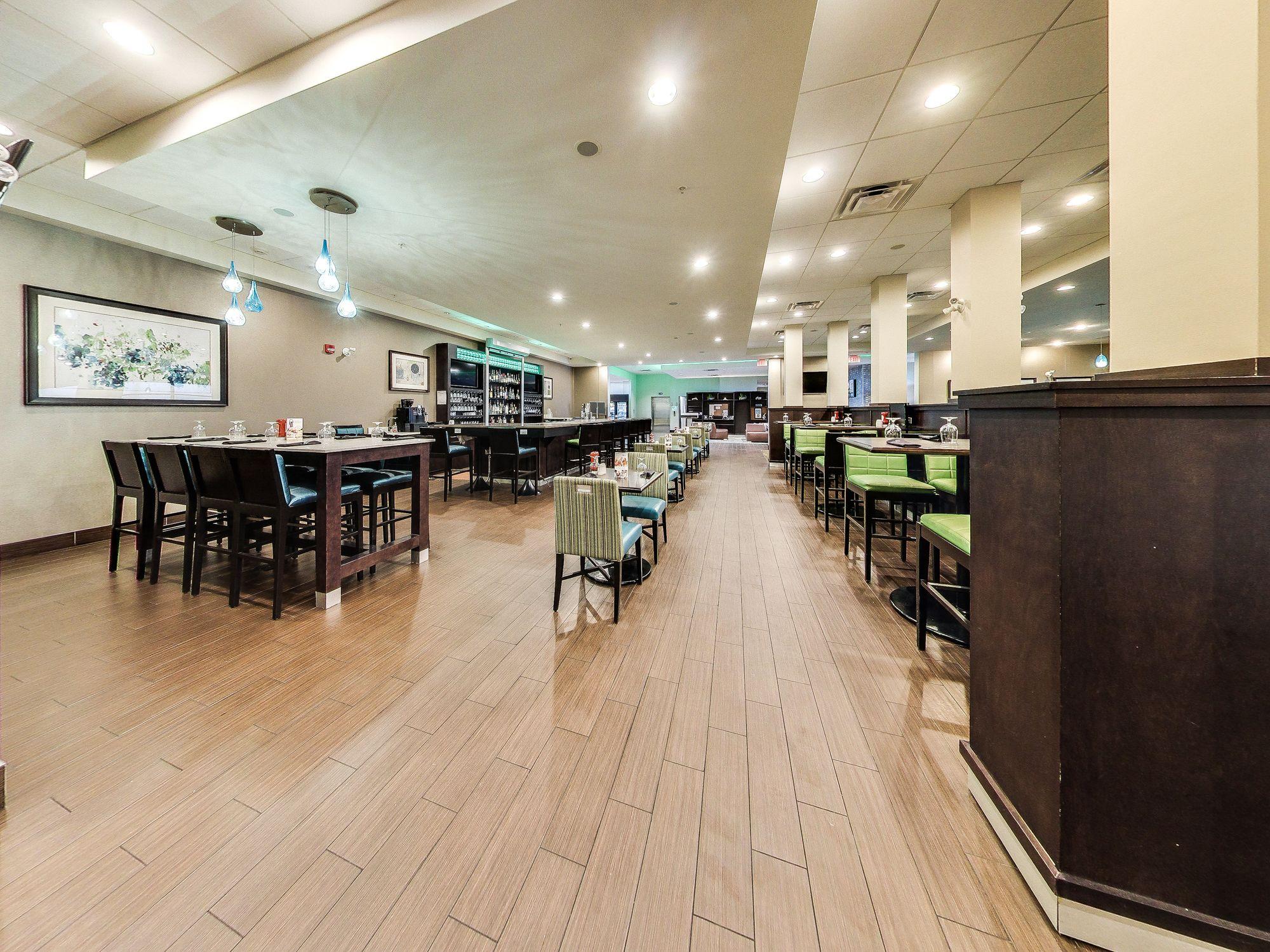Holiday Inn Hotel & Suites Edmonton Airport Conference Centre By Ihg Ниску Экстерьер фото